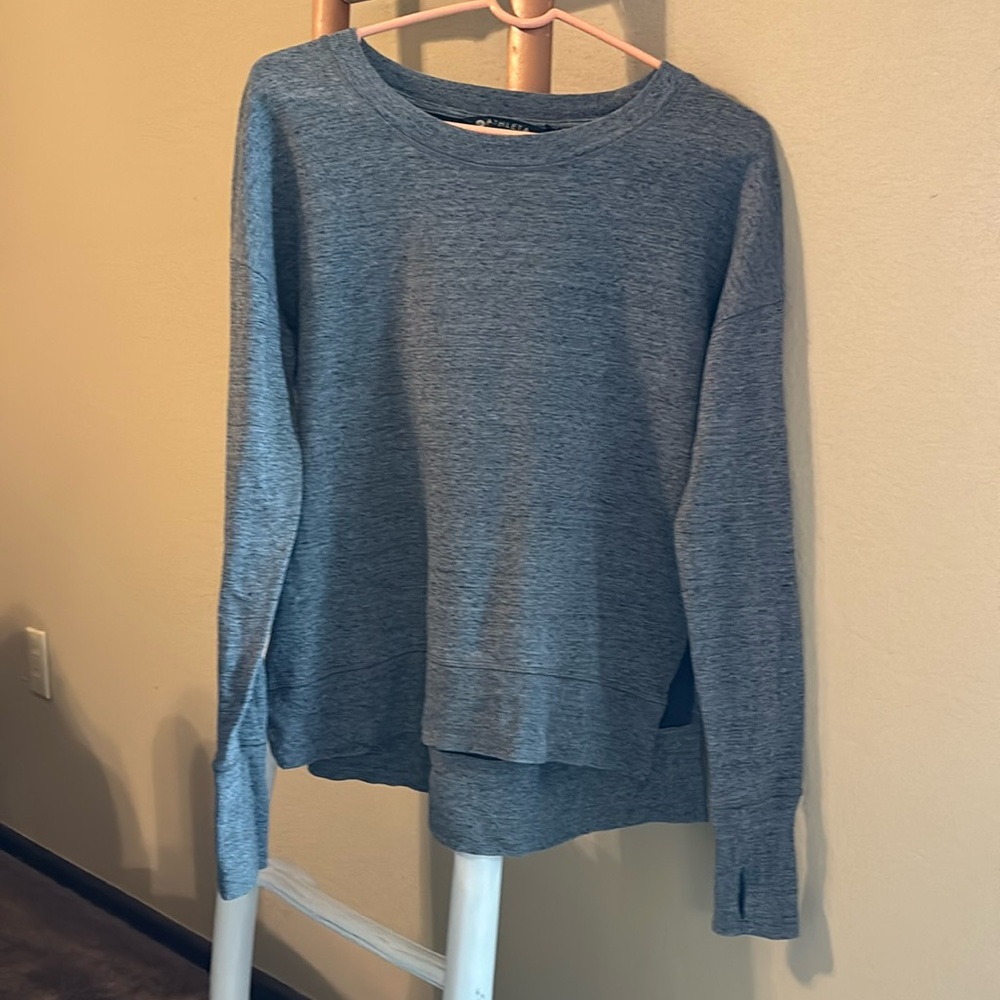 Athleta long sleeve shirt! Size: S Color: dark grey